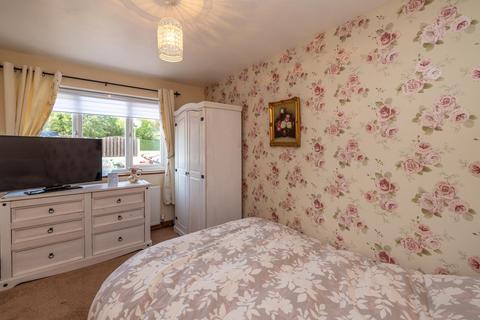 66 Braithwell Road, Ravenfield, Rotherham, S65 4LH