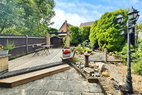 8 Abbey Close, Wokingham, RG40 1WB