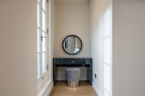 29 Eaton Mews South, London, SW1W 9HR