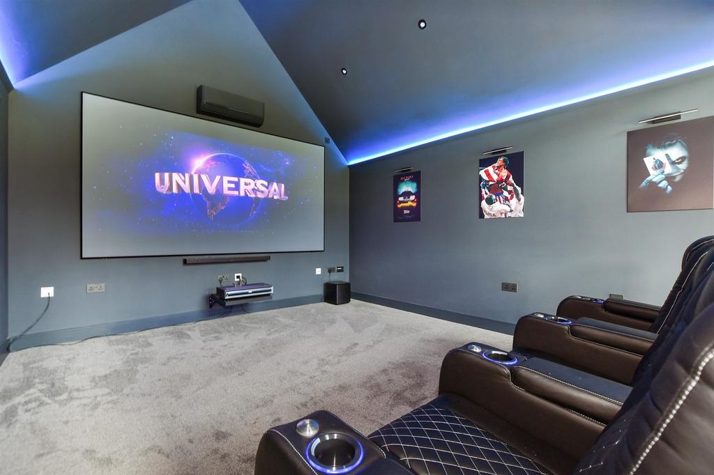Cinema/Lounge