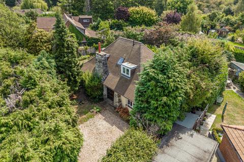 4 bedroom detached house for sale, Harpenden Lane, St. Albans AL3