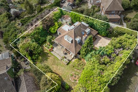 4 bedroom detached house for sale, Harpenden Lane, St. Albans AL3