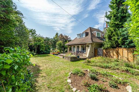 4 bedroom detached house for sale, Harpenden Lane, St. Albans AL3