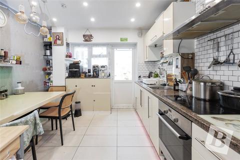 17 Marney Drive, Basildon, SS14 1TQ