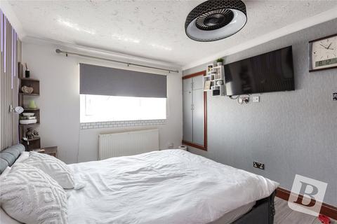 17 Marney Drive, Basildon, SS14 1TQ