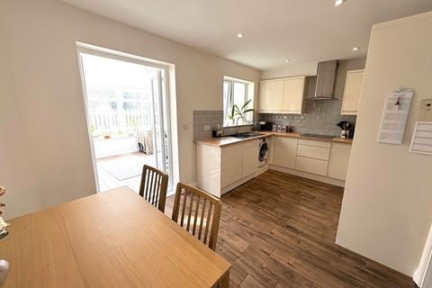 6 Biddington Way, Honiton, EX14 2GU