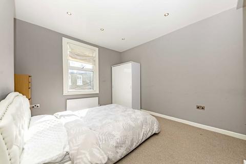 undefined, Milton Road, Hampton TW12