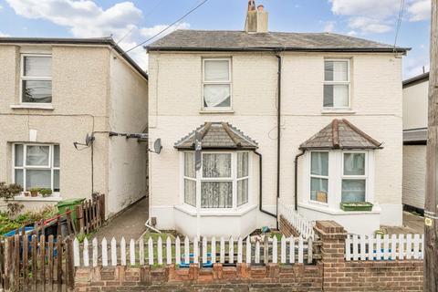 Milton Road, Hampton TW12