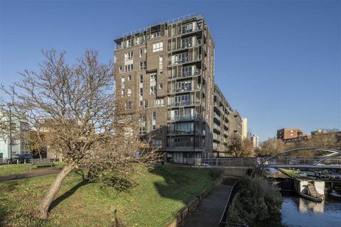 Parnham Street, London E14