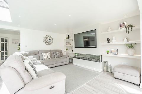 6 bedroom detached house for sale, Matlock Dale, Carlton Colville