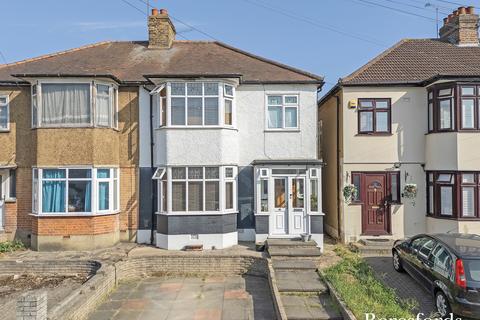 Dorset Avenue, Romford, RM1