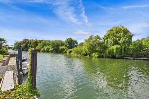 undefined, Kingswood Creek, Wraysbury, Berkshire, TW19