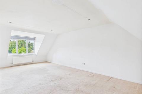 undefined, Kingswood Creek, Wraysbury, Berkshire, TW19