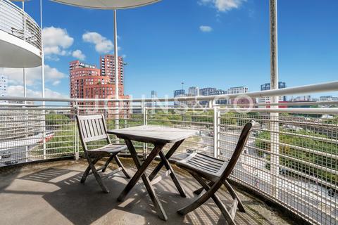 2 bedroom apartment for sale, Switch House, 4 Blackwall Way, E14