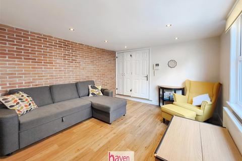 4 Stanley Road, London, N2 0NB