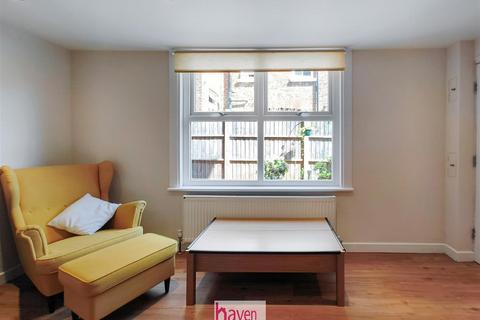 4 Stanley Road, London, N2 0NB