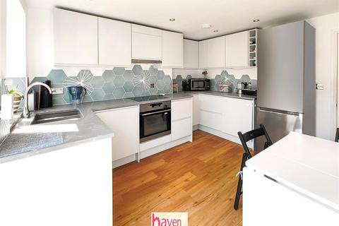 4 Stanley Road, London, N2 0NB