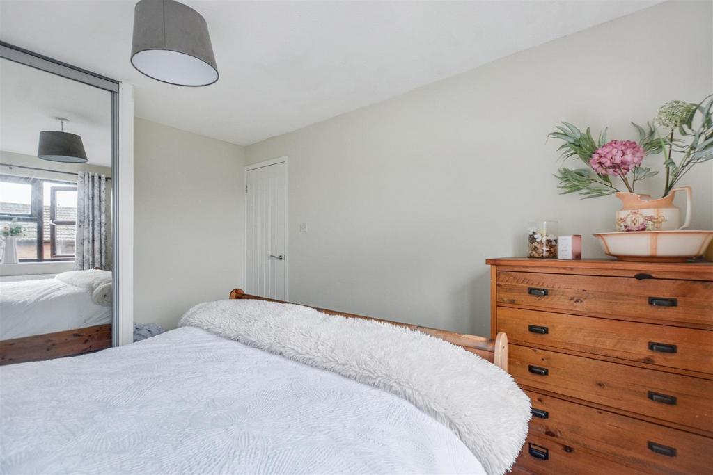 Bedroom 1 2.jpeg