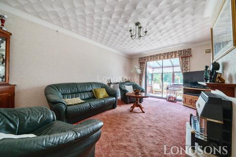 undefined, Amys Close, Saham Toney