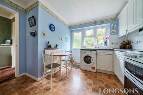 undefined, Amys Close, Saham Toney