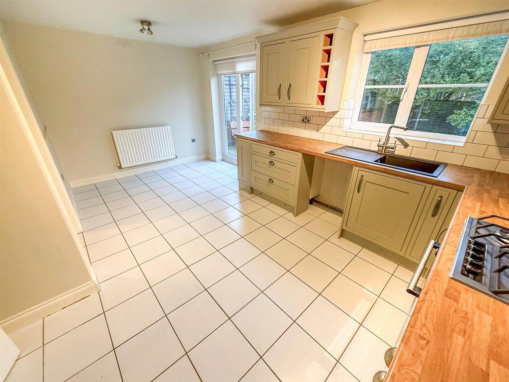 Kitchen Additional Photograph
