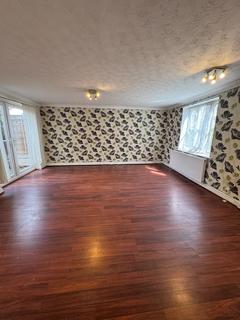 3 bedroom terraced house to rent, Thirlmere Road, Manchester, M22
