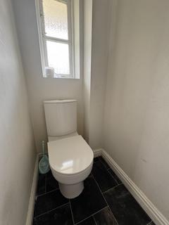 3 bedroom terraced house to rent, Thirlmere Road, Manchester, M22