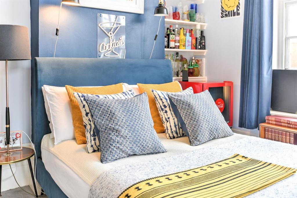 For Sale by Aspire Residential Bath Road