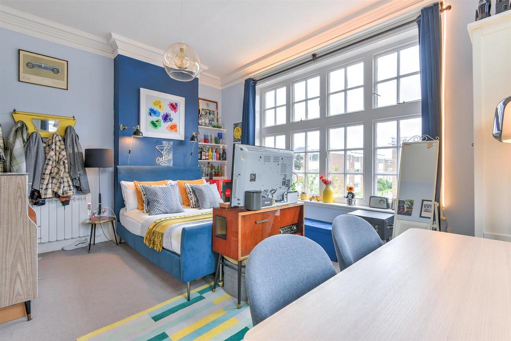 For Sale by Aspire Residential Bath Road