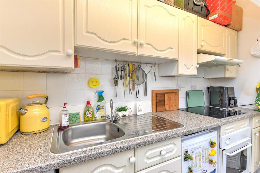 For Sale by Aspire Residential Bath Road