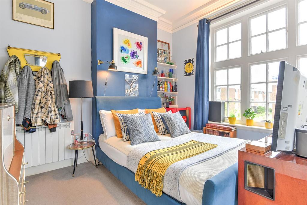 For Sale by Aspire Residential Bath Road