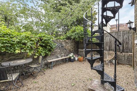 4 Walton Villas, London, N1 5AN