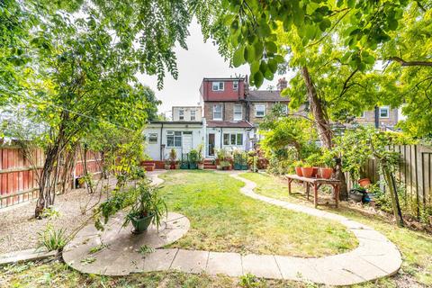 6 bedroom end of terrace house for sale, Empress Avenue, Highams Park, London, E4