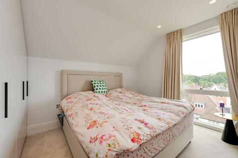 2 bedroom apartment to rent, Kidderpore Avenue, Hampstead, NW3