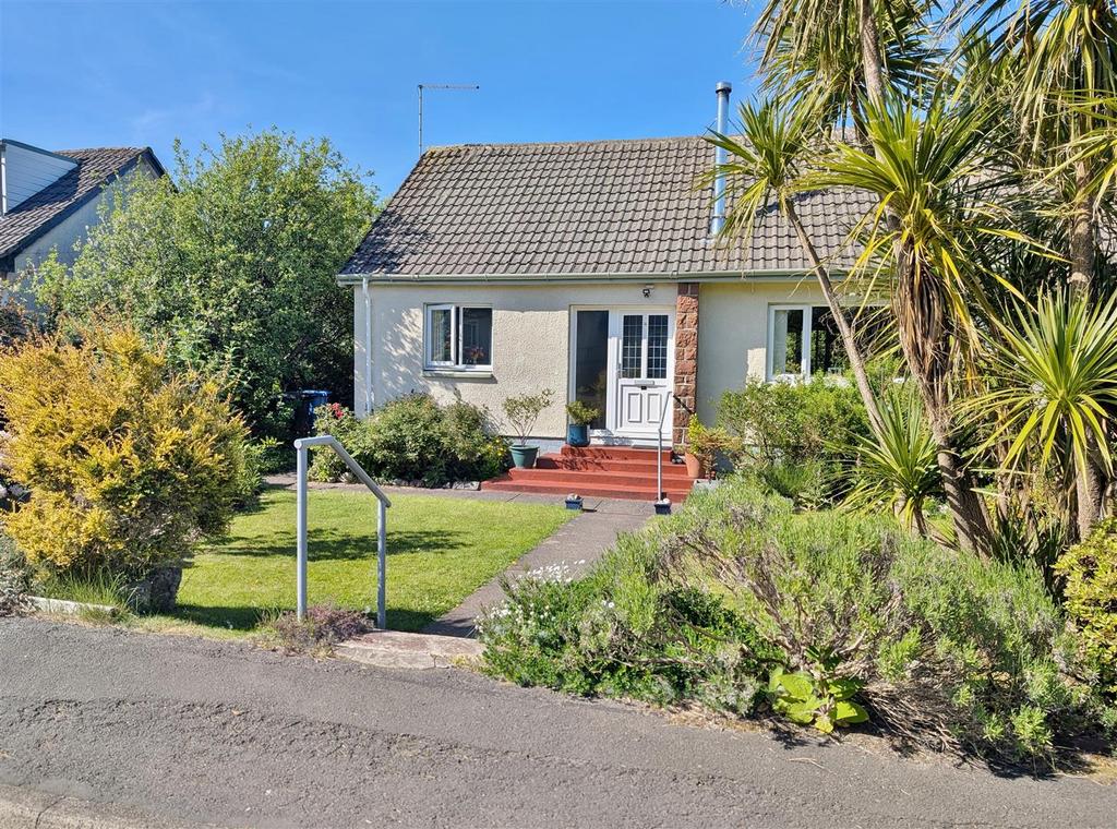 17 Brathwick Place Front