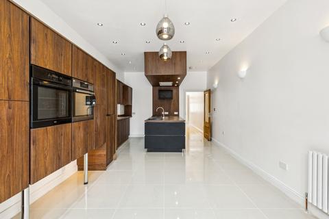 5 bedroom end of terrace house to rent, St. Leonards Road, East Sheen, London