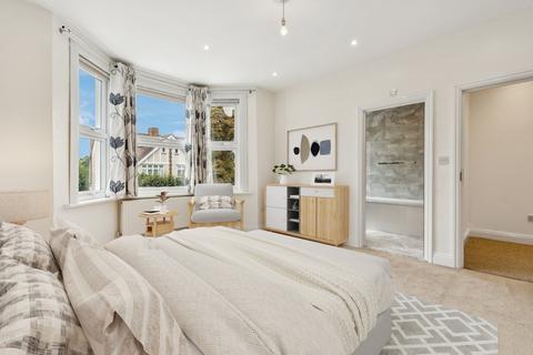 5 bedroom end of terrace house to rent, St. Leonards Road, East Sheen, London