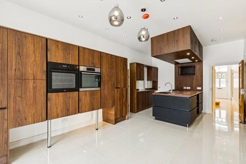 5 bedroom end of terrace house to rent, St. Leonards Road, East Sheen, London