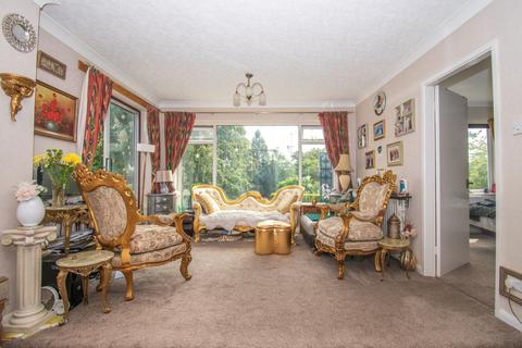 2 bedroom apartment for sale, White House Court,  Hawthorne Drive, Evington