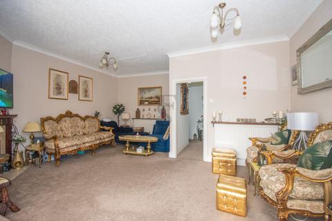 2 bedroom apartment for sale, White House Court,  Hawthorne Drive, Evington