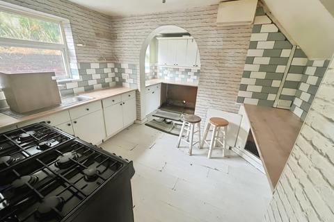 3 bedroom semi-detached house for sale, Central Drive, Lower Gornal