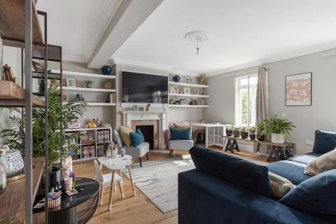 2 bedroom flat for sale, The Pavement, Clapham, London