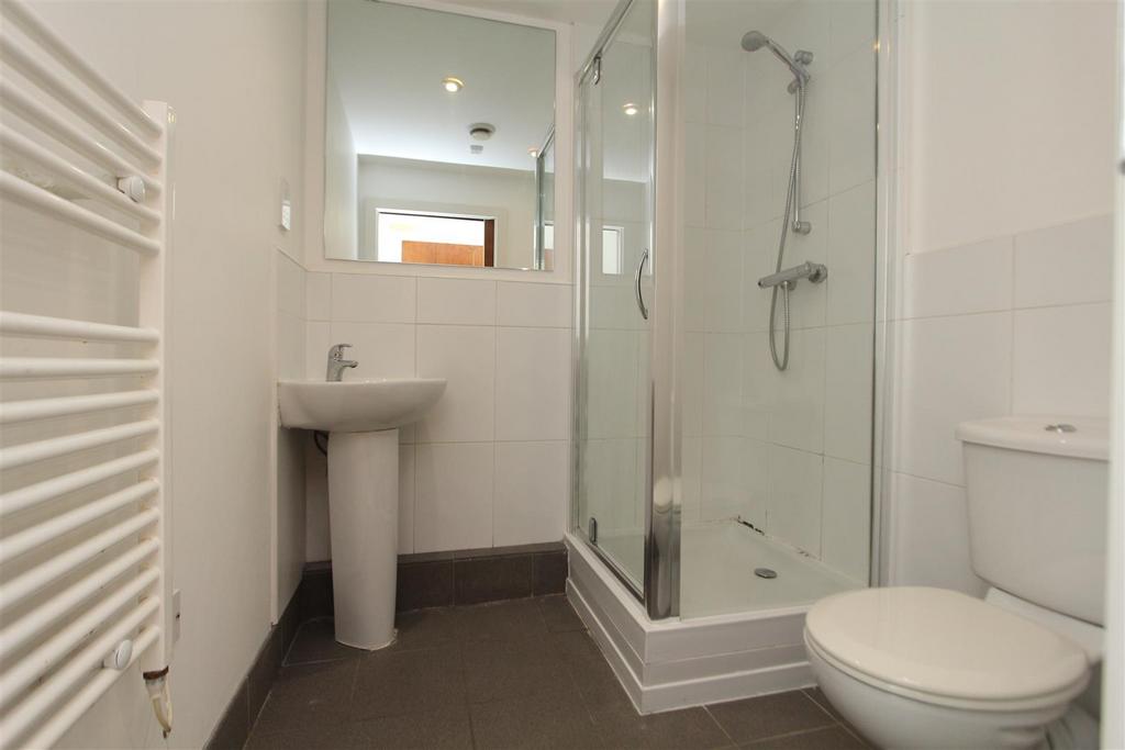 Ensuite.JPG
