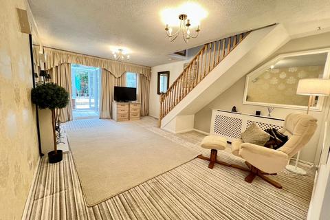 undefined, 22 Woodland Close, Worcester.  WR3 8HU