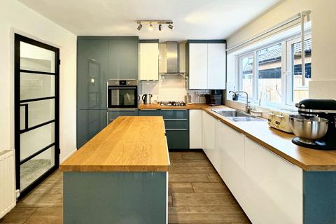 11 Lowther Close, Prestwich, Manchester, M25 9LN