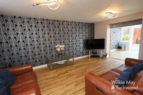 1 Bugle Way, North Petherton, Bridgwater, TA5 2FR