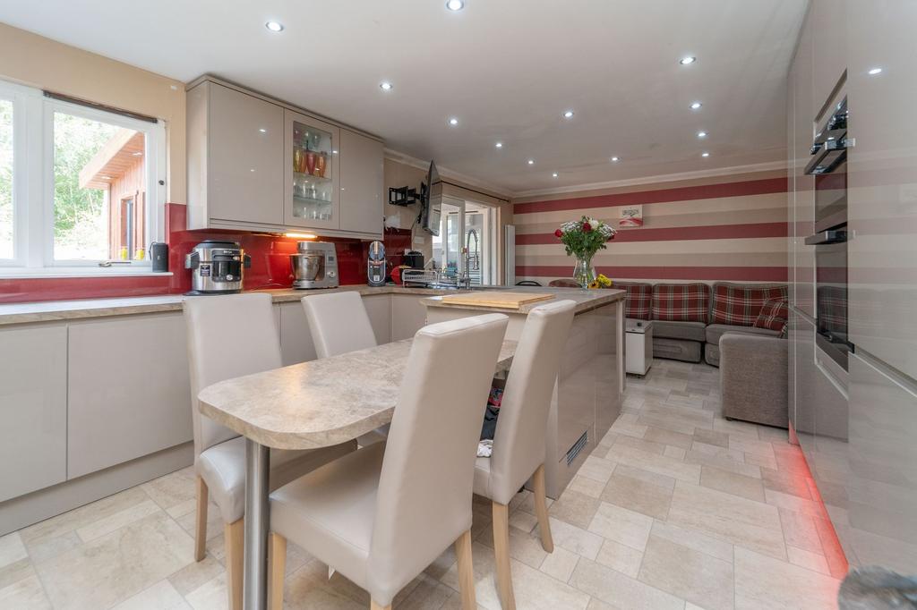 Open Plan Kitchen Diner/Family Room
