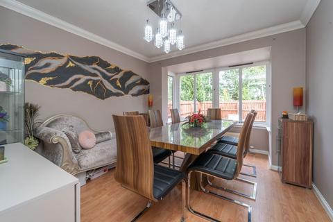 undefined, Lawson Glade, Livingston EH54