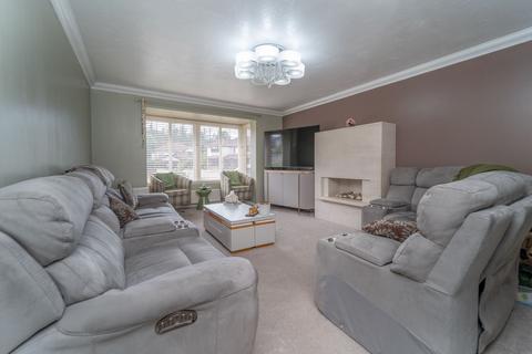 undefined, Lawson Glade, Livingston EH54