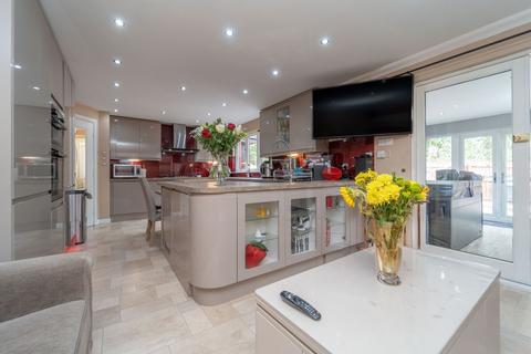 undefined, Lawson Glade, Livingston EH54